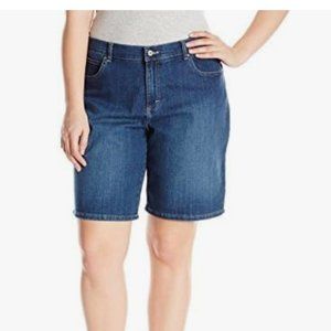 Lee Women's 20W Plus-Size Relaxed Fit Bermuda Short, Oxford